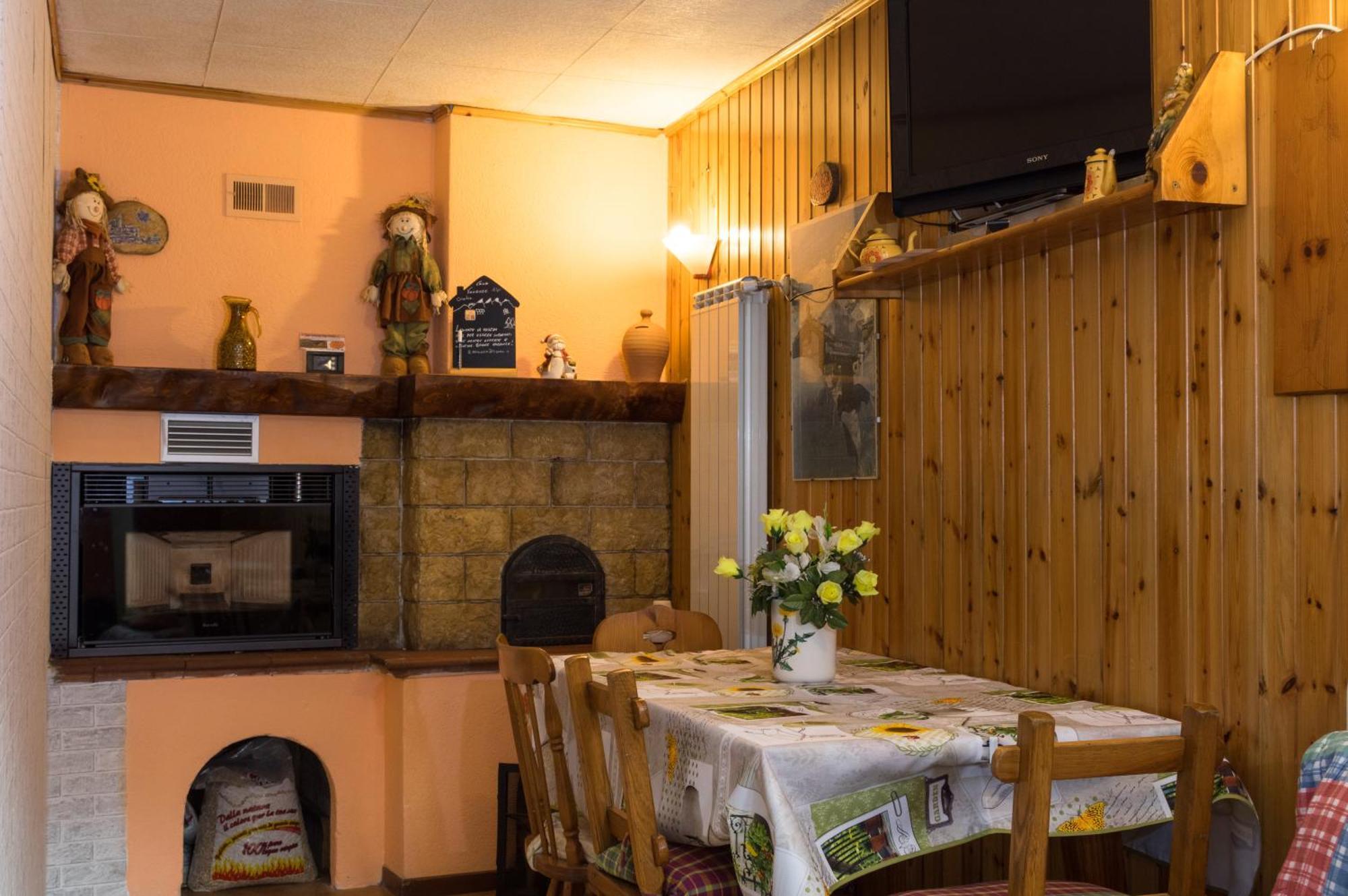 Goccia Di Resina #Sharingorobie Appartement Serina  Buitenkant foto