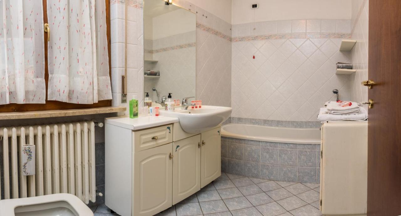 Goccia Di Resina #Sharingorobie Appartement Serina  Buitenkant foto