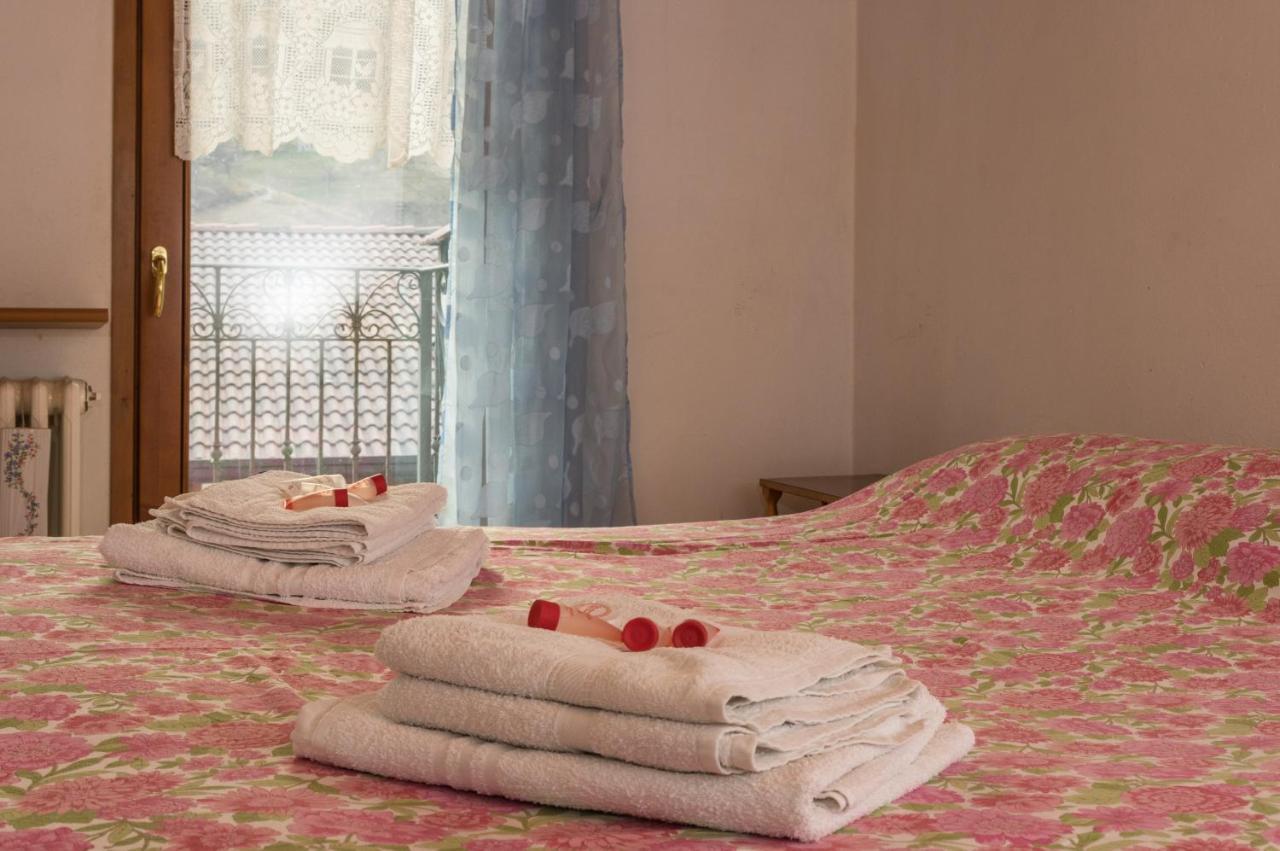Goccia Di Resina #Sharingorobie Appartement Serina  Buitenkant foto